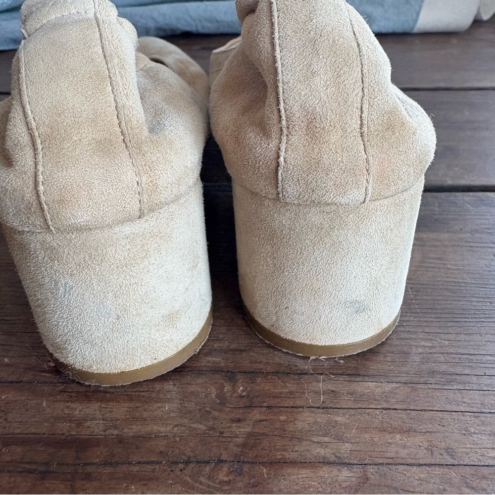 Everlane Tan Suede Day Heel - Picture 6 of 12
